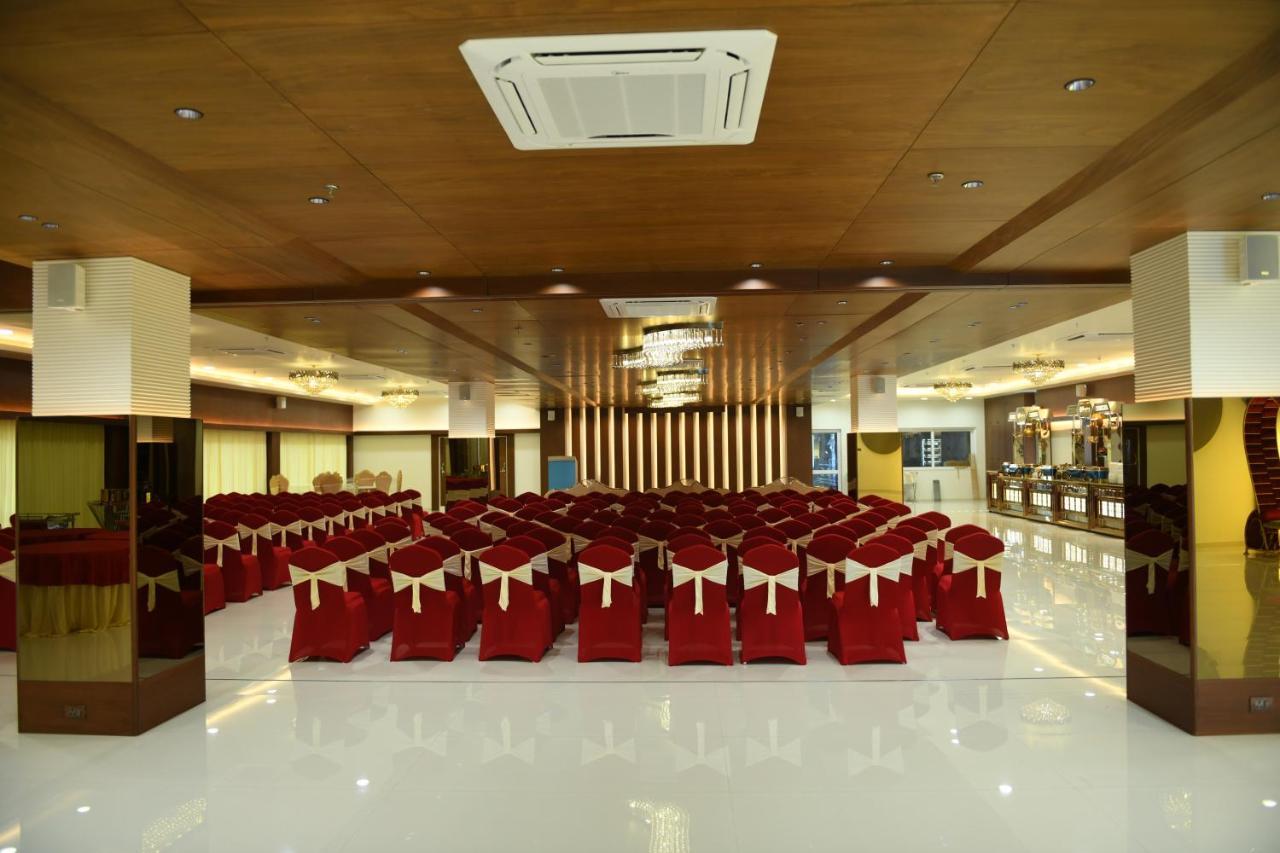 Hotel Blueivy Ānand Kültér fotó