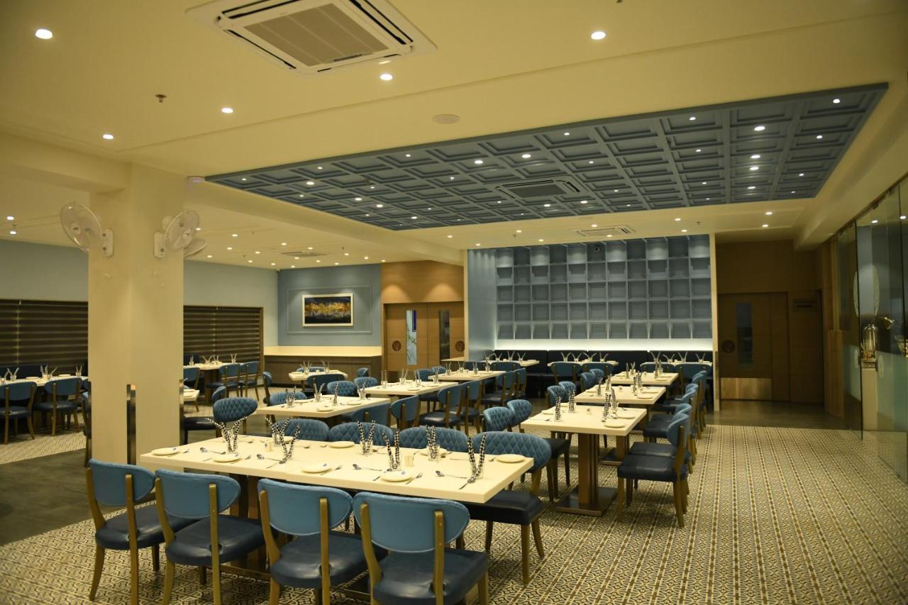 Hotel Blueivy Ānand Kültér fotó