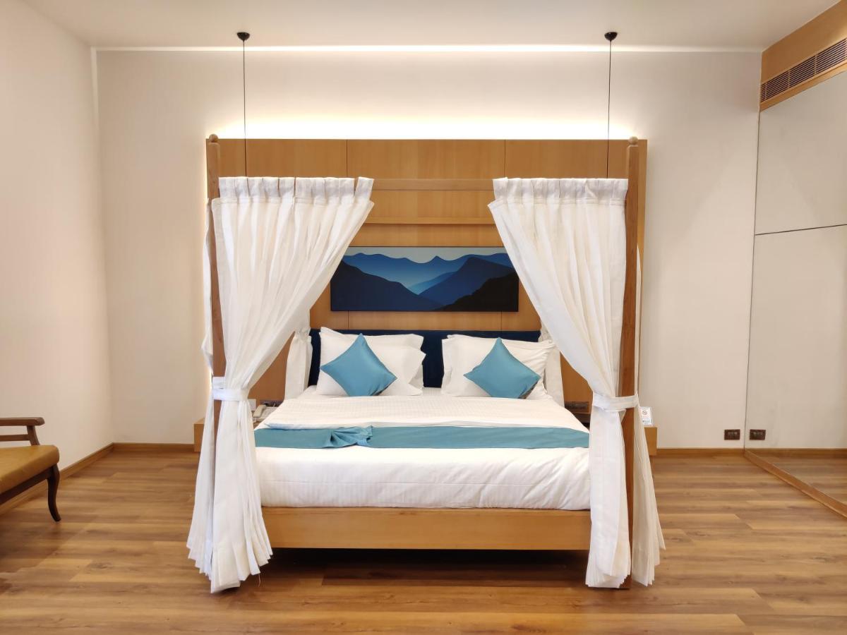 Hotel Blueivy Ānand Kültér fotó