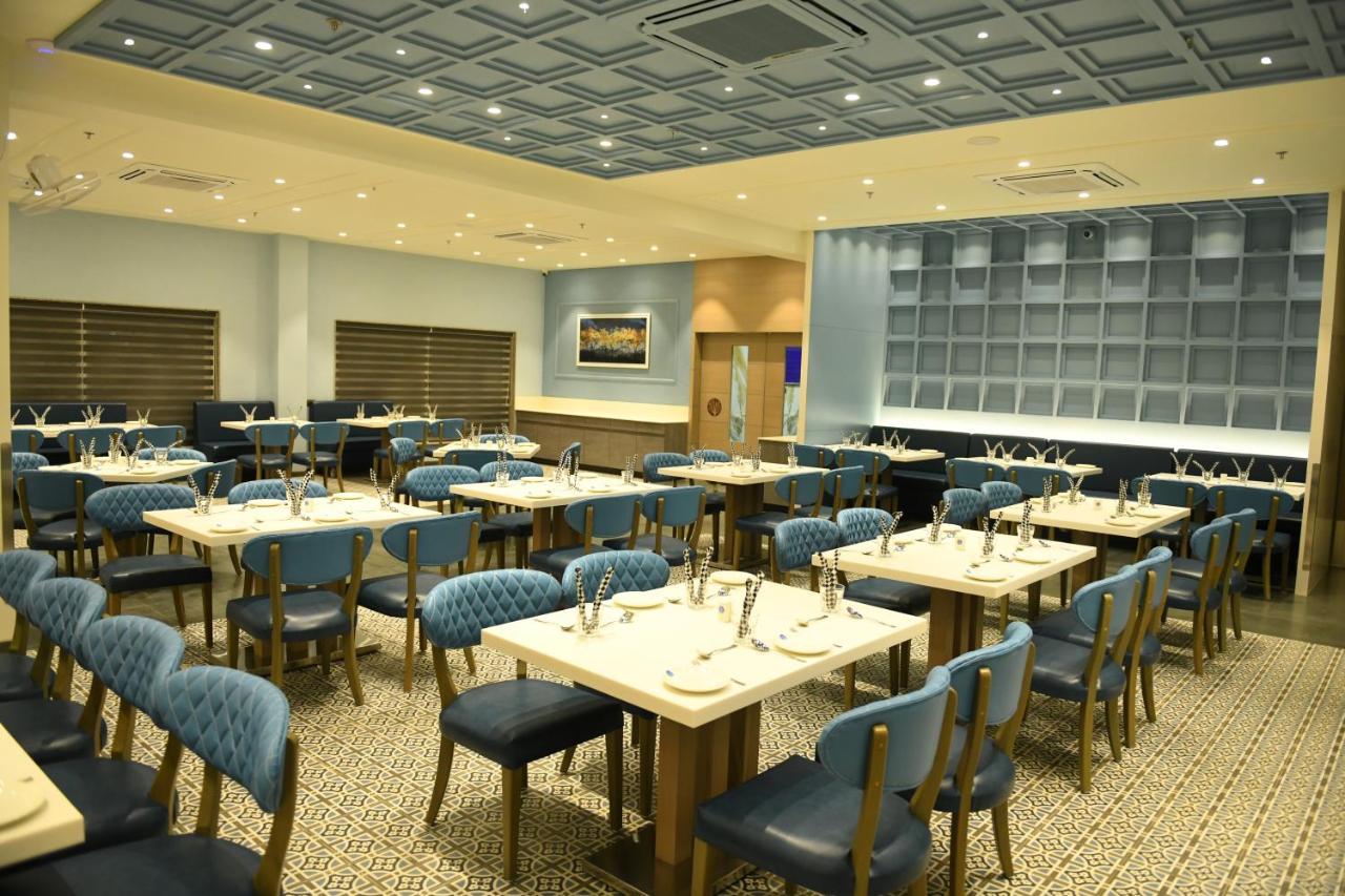 Hotel Blueivy Ānand Kültér fotó