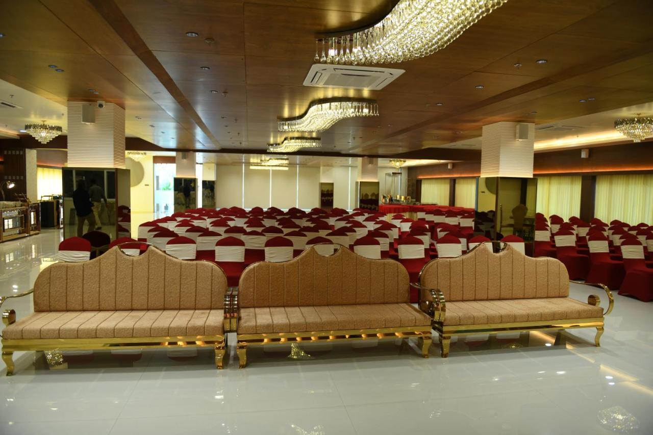 Hotel Blueivy Ānand Kültér fotó