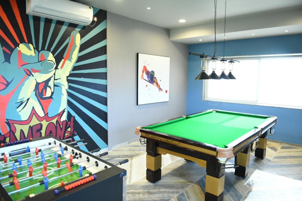 Hotel Blueivy Ānand Kültér fotó