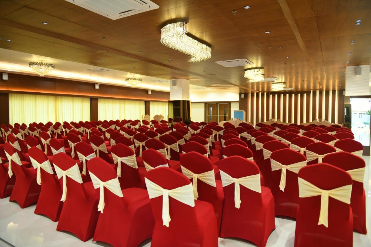Hotel Blueivy Ānand Kültér fotó