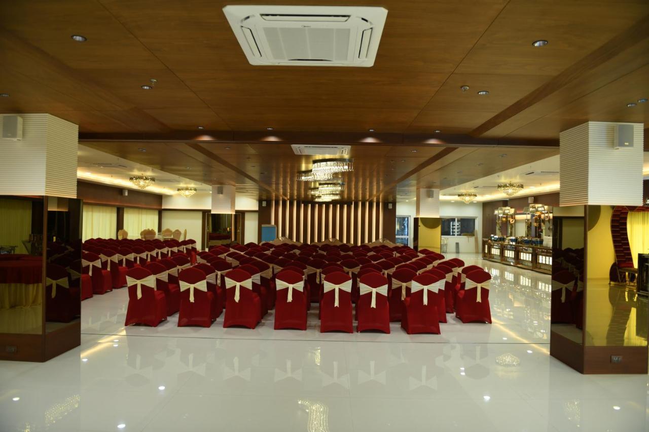 Hotel Blueivy Ānand Kültér fotó