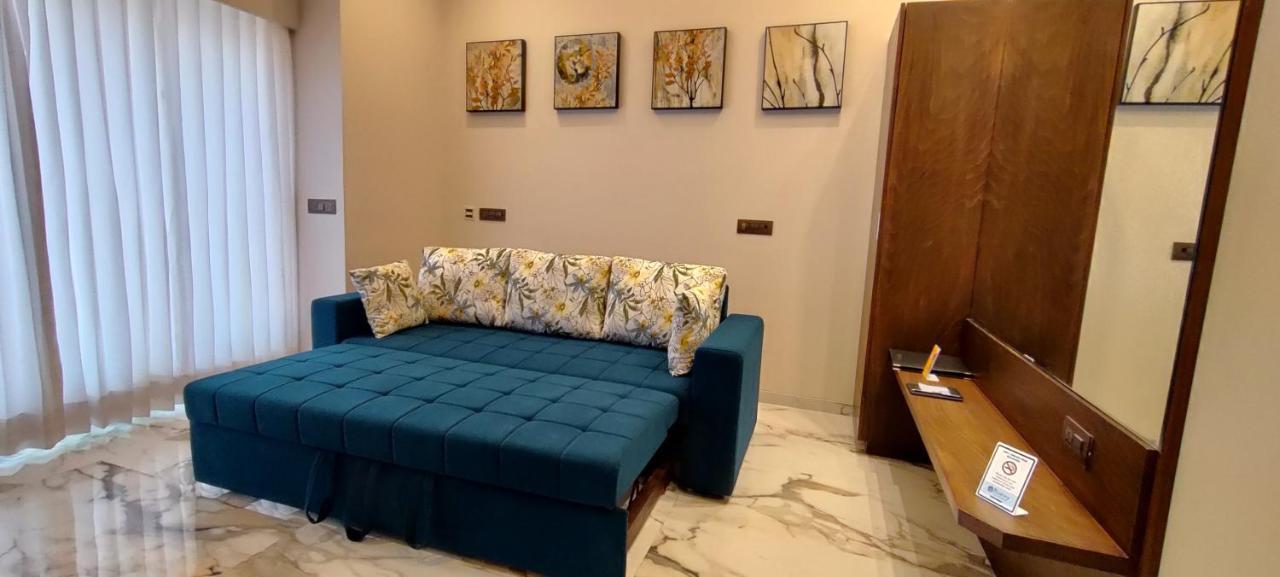 Hotel Blueivy Ānand Kültér fotó