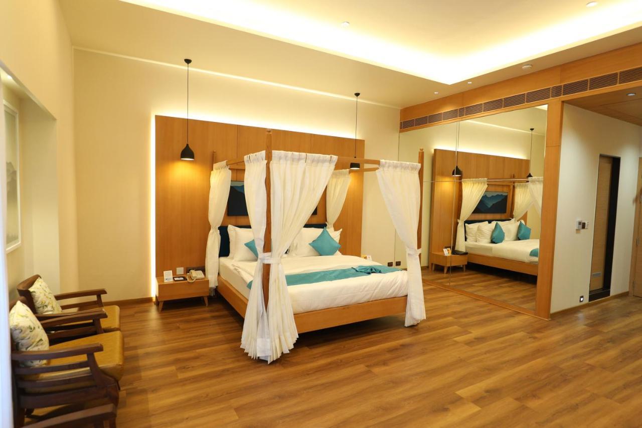 Hotel Blueivy Ānand Kültér fotó
